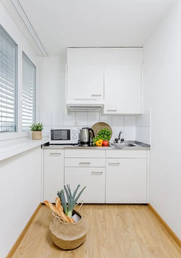 Swiss Star Tower - Self Check-In Apartment Zurich