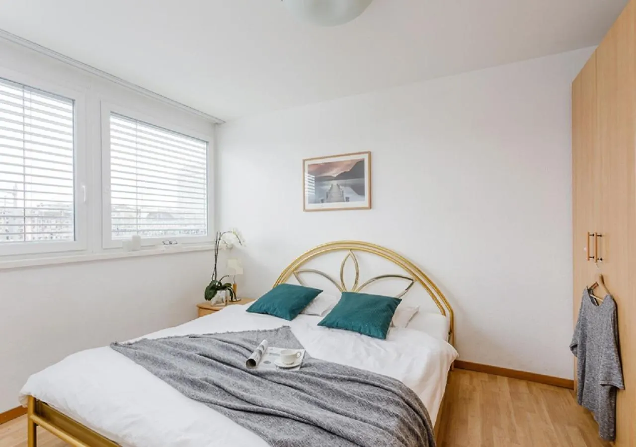 Swiss Star Tower - Self Check-In Apartment Zurich